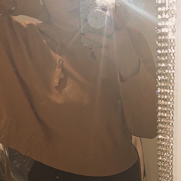 buffalo~cropped synched hoodie - Picture 4 of 7